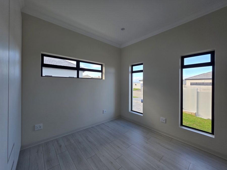 4 Bedroom Property for Sale in Fountains Estate Eastern Cape